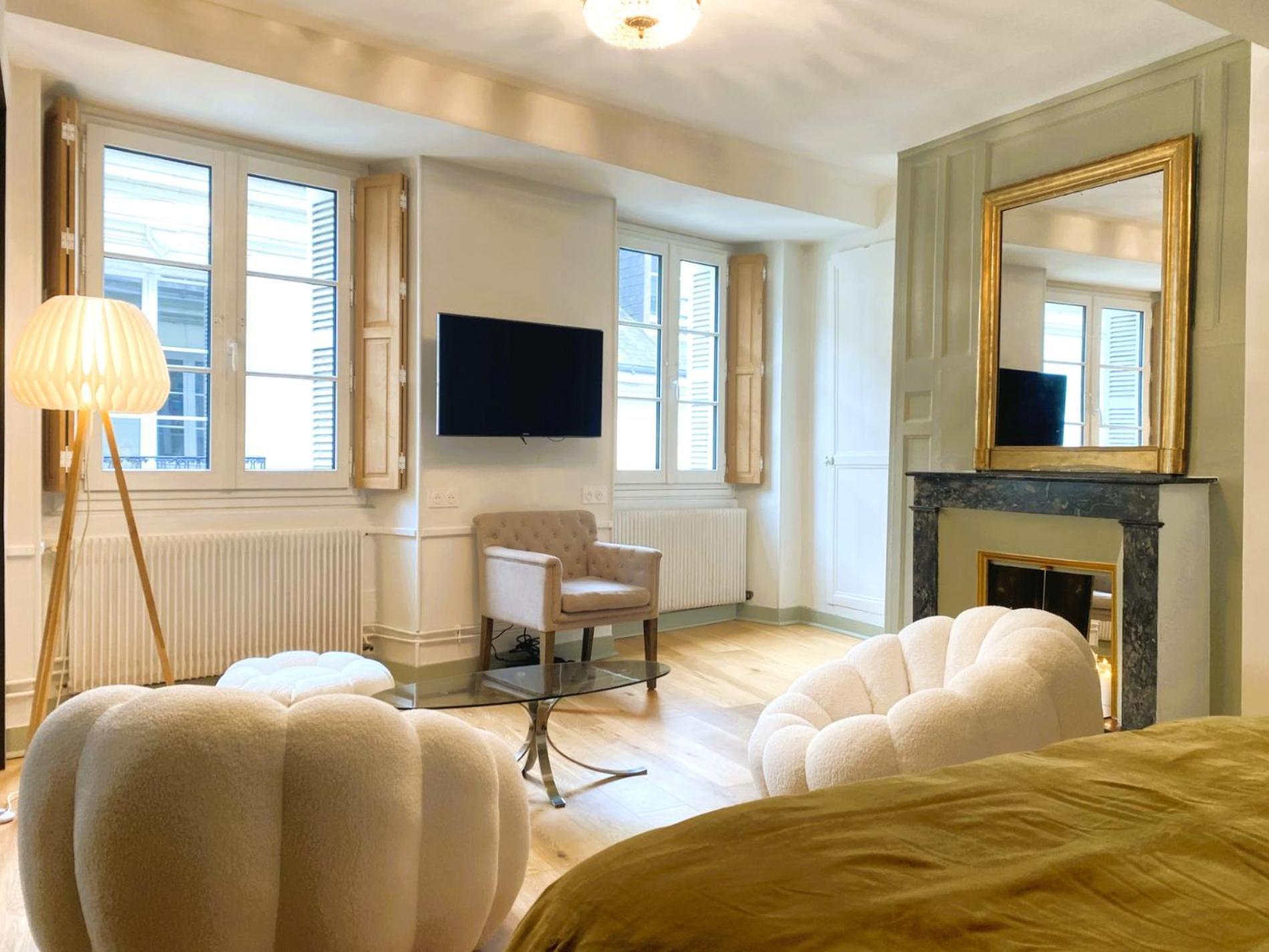 Appartement De Charme Au Coeur Du Centre Historique Тур Екстериор снимка