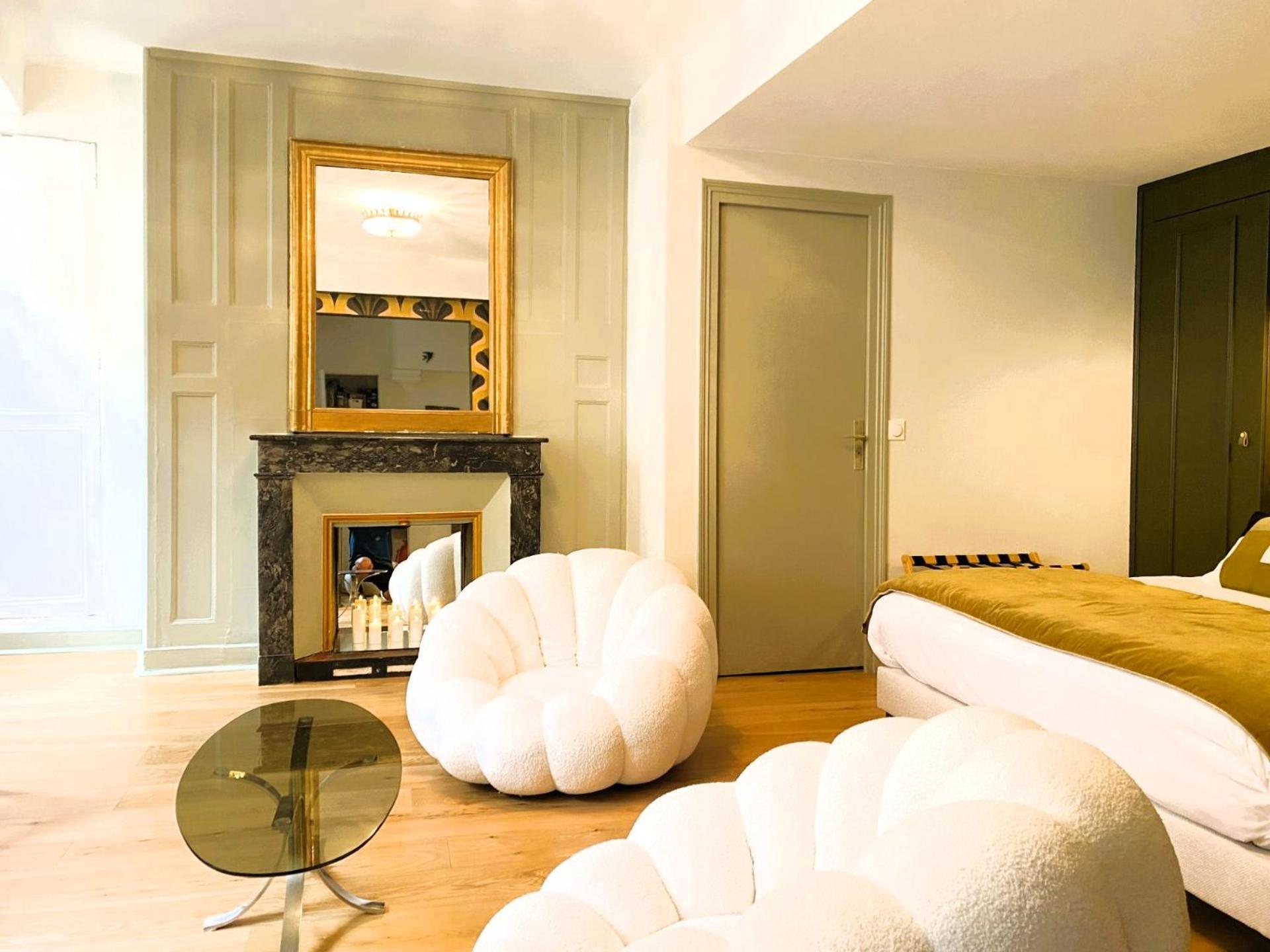 Appartement De Charme Au Coeur Du Centre Historique Тур Екстериор снимка
